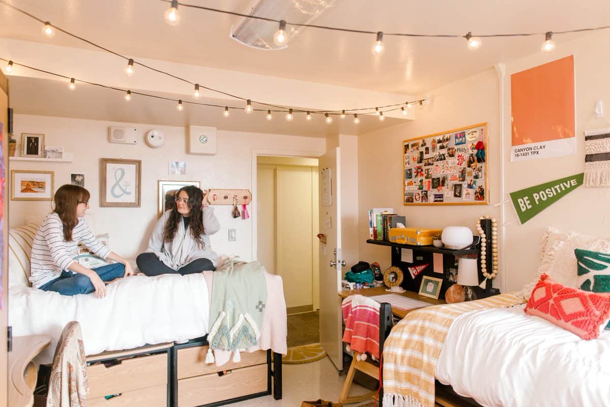 Is It Cheaper to Live On-Campus vs. Off-Campus? A Detailed Comparison